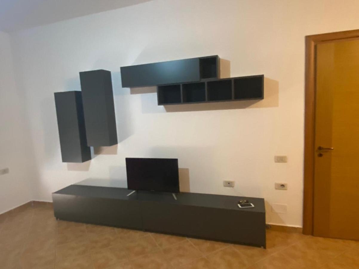 Ari'S Apartment Влёра Экстерьер фото