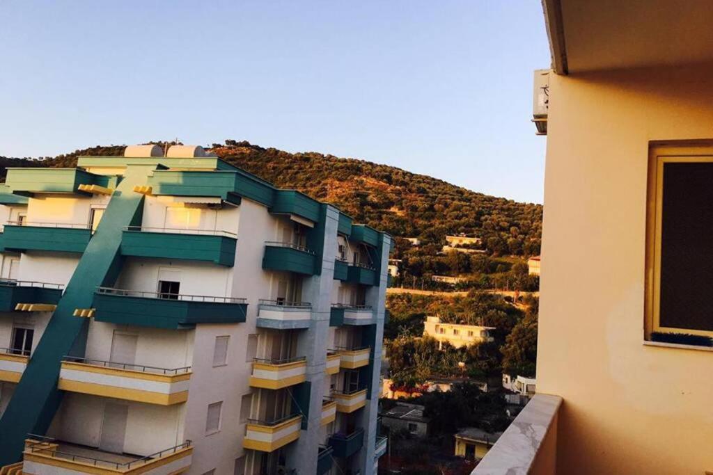 Ari'S Apartment Влёра Экстерьер фото