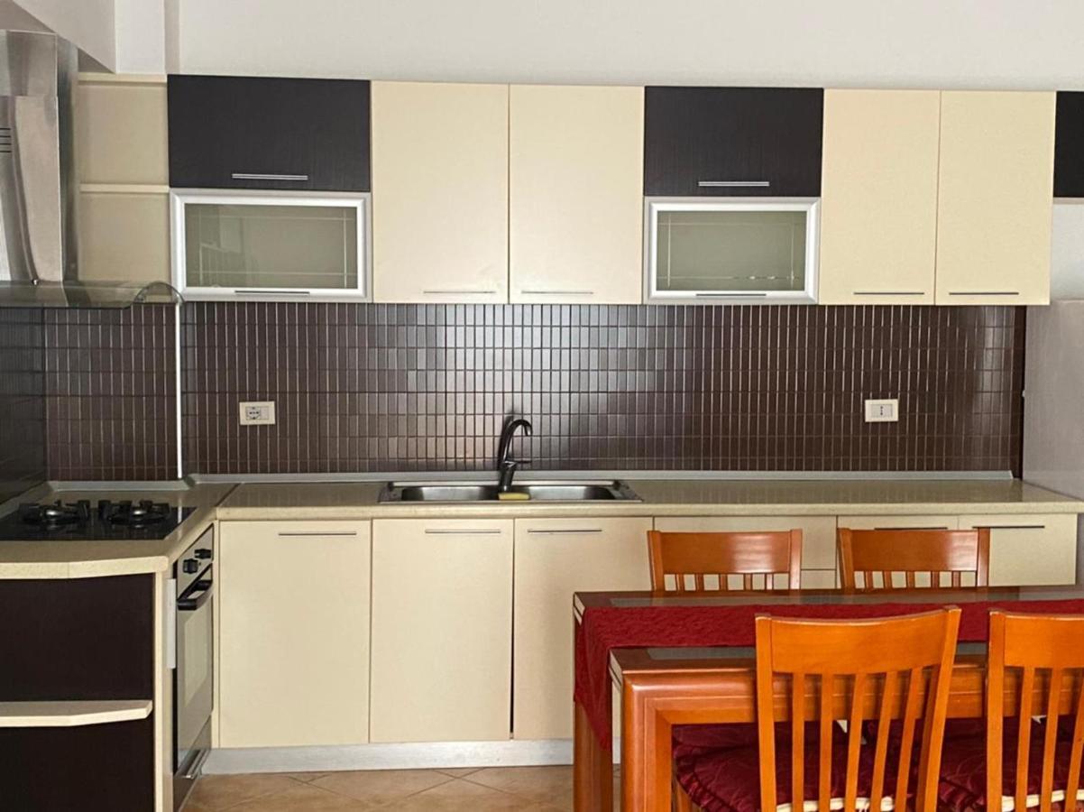 Ari'S Apartment Влёра Экстерьер фото